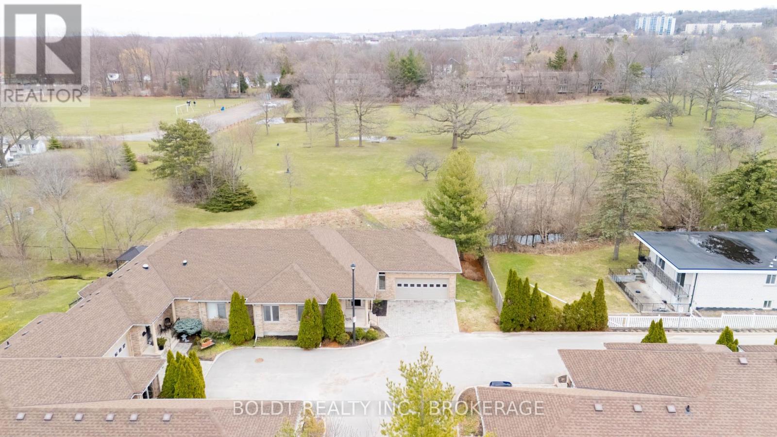 6 - 139 Glendale Avenue, St. Catharines, Ontario  L2T 2K2 - Photo 3 - X12928458