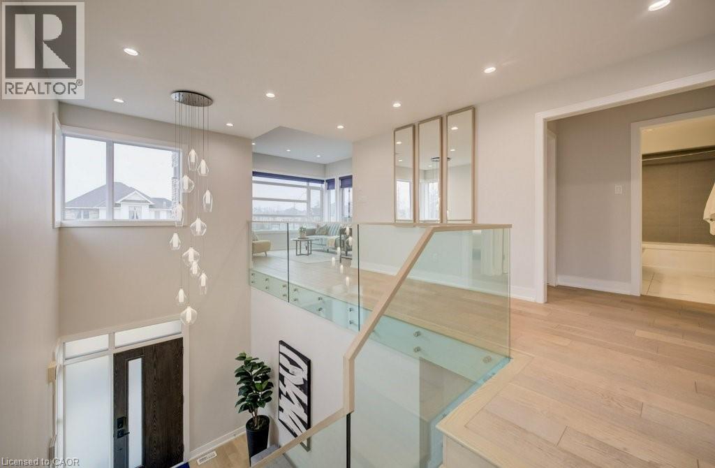 204 Carriage Way, Waterloo, Ontario  N2K 0C6 - Photo 2 - 40803937