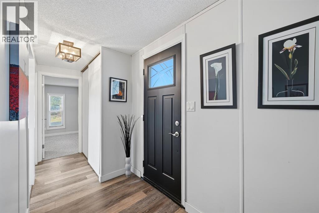 342 Burroughs Circle Ne, Calgary, Alberta  T1Y 6K3 - Photo 10 - A2296130