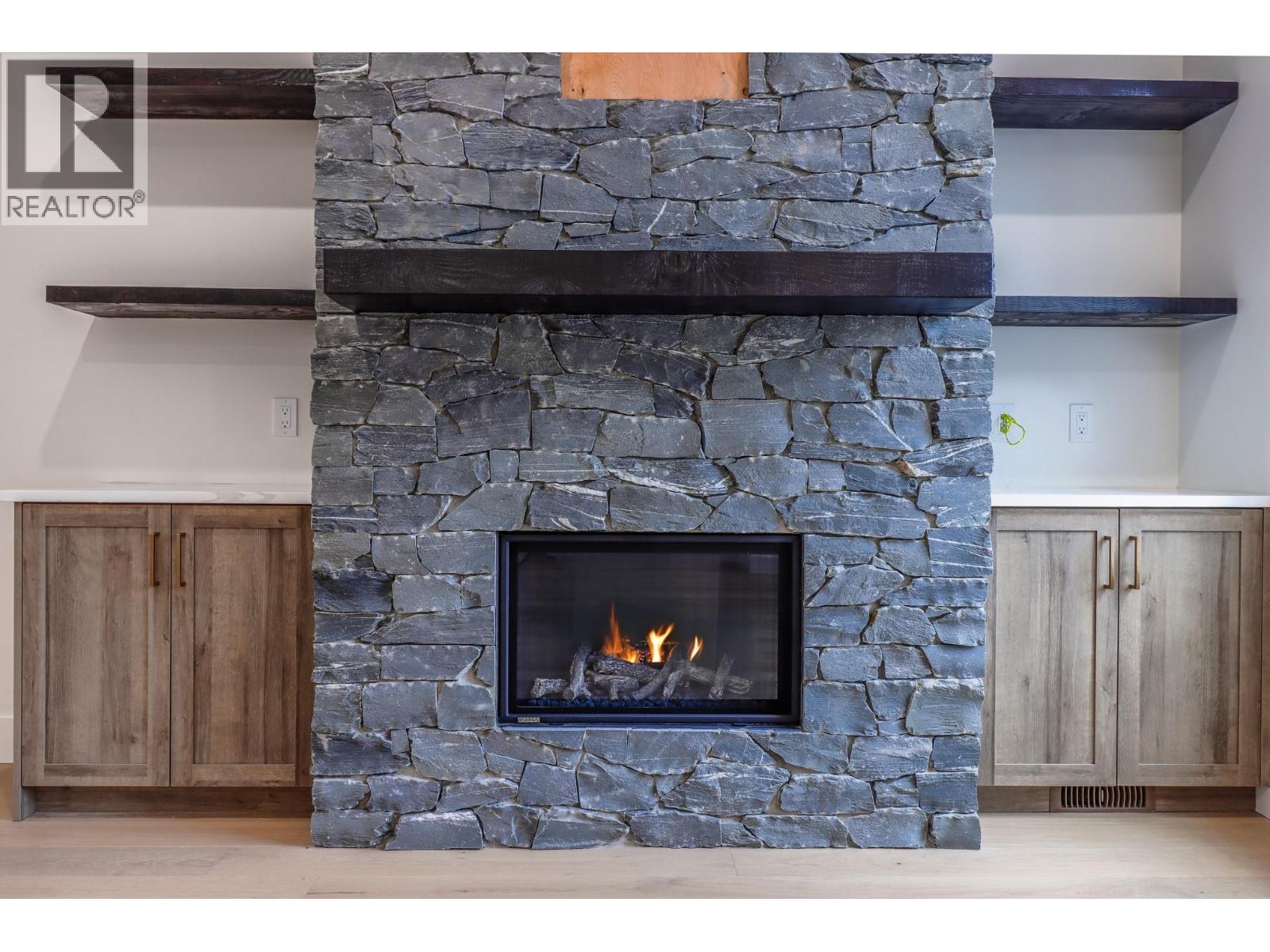 128 Shadow  Mountain Boulevard, Cranbrook, British Columbia  V1C 0C6 - Photo 4 - 10371051