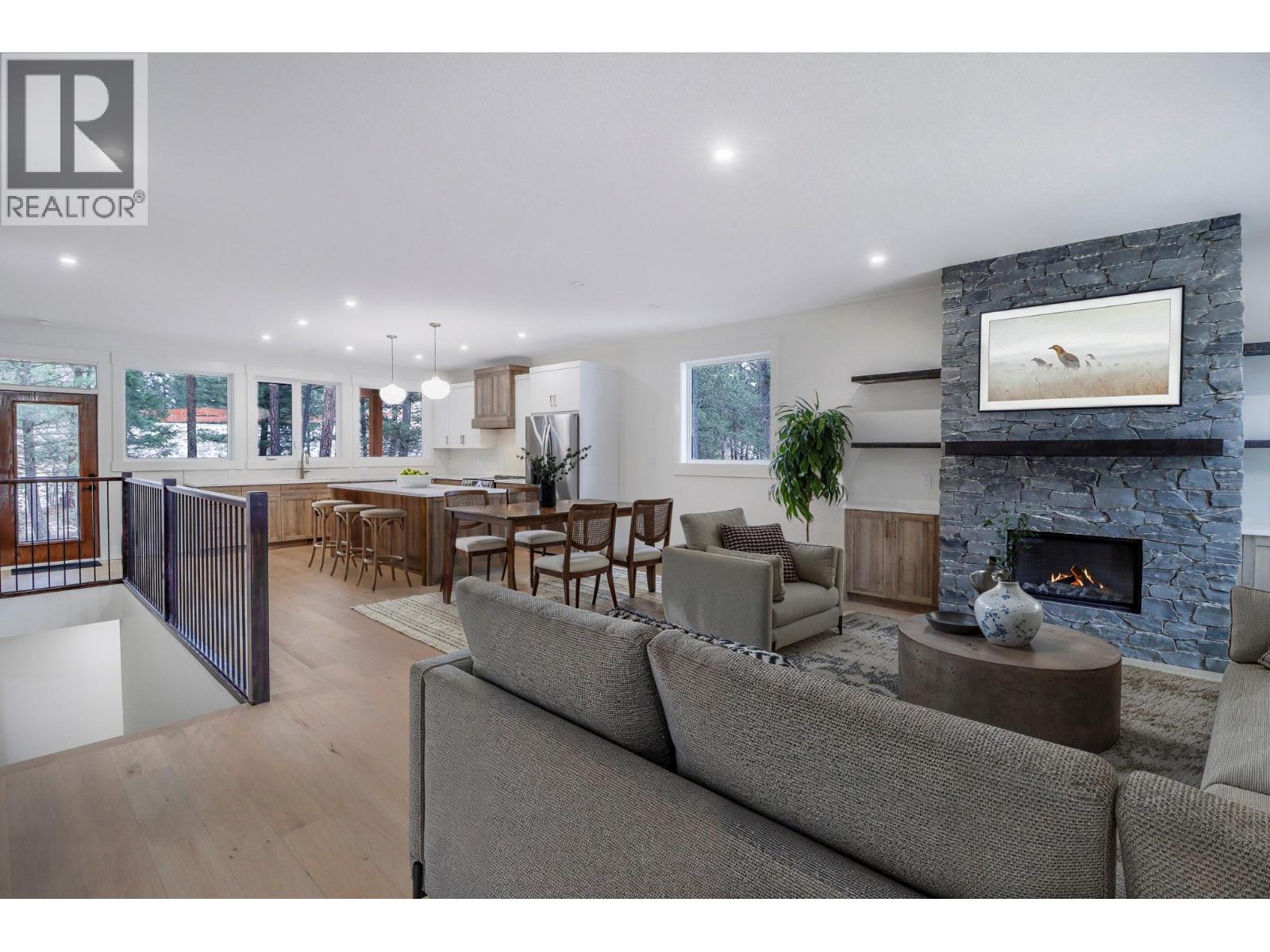 128 Shadow  Mountain Boulevard, Cranbrook, British Columbia  V1C 0C6 - Photo 3 - 10371051