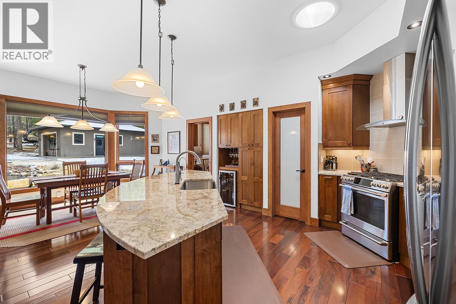 5962 Wolf Creek Road, Wasa, British Columbia  V0B 2K0 - Photo 14 - 10376423