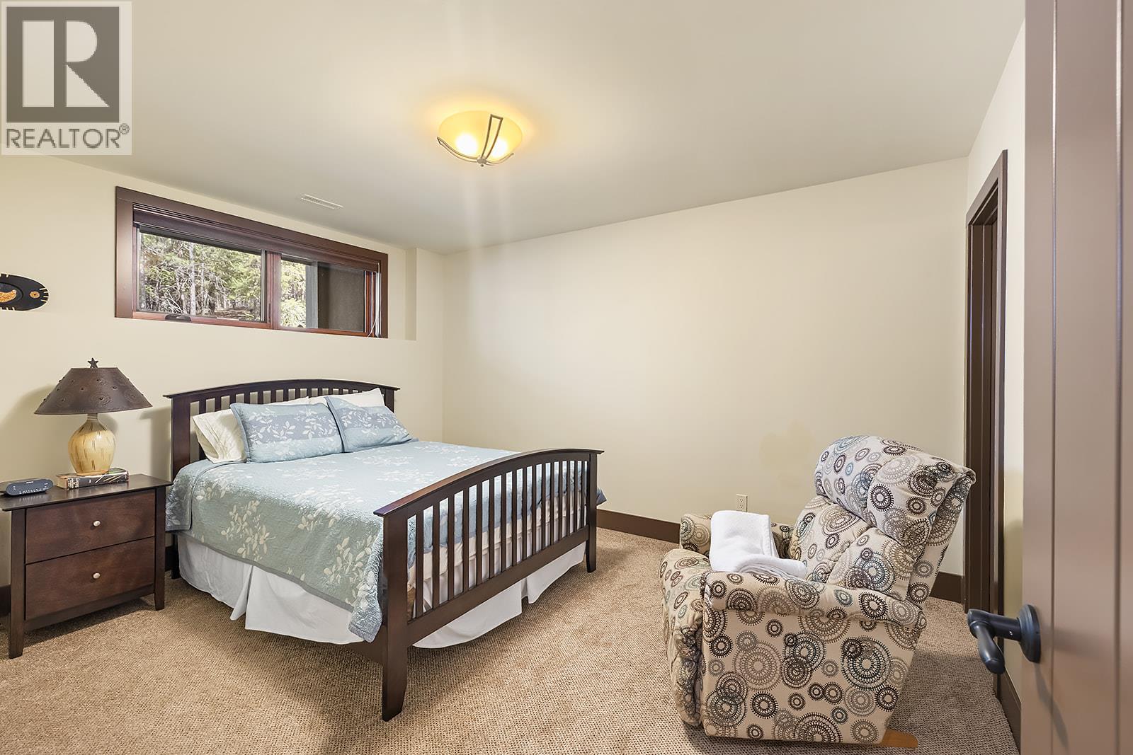 5962 Wolf Creek Road, Wasa, British Columbia  V0B 2K0 - Photo 32 - 10376423