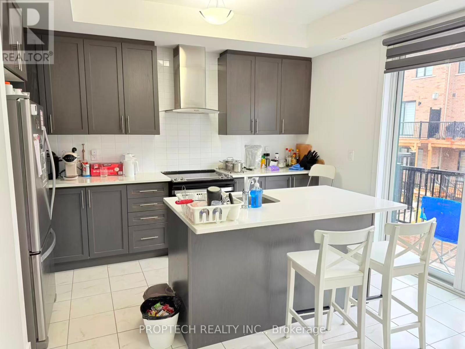 25 Gillivary Drive, Whitby, Ontario  L1P 0C9 - Photo 8 - E12905950