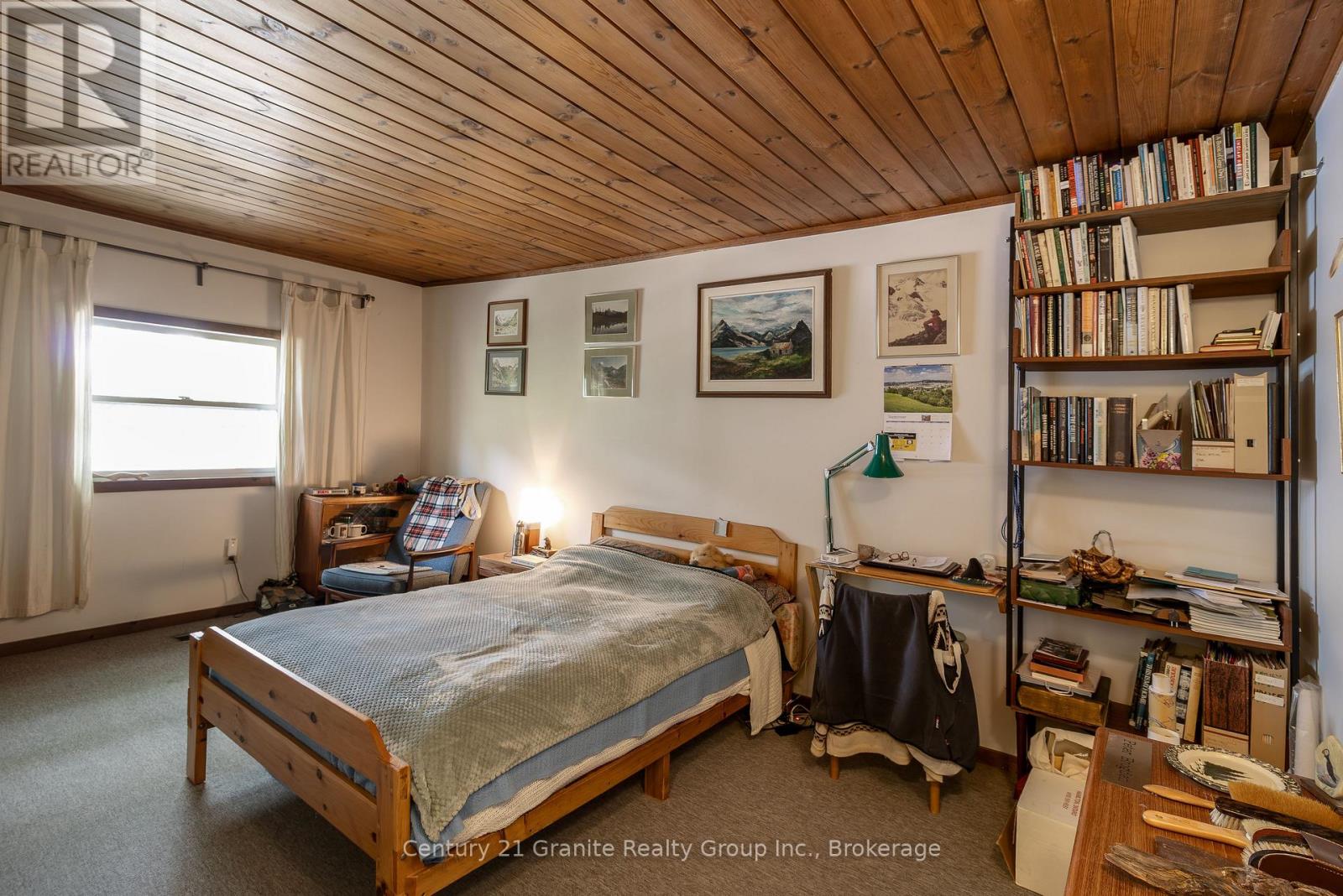 2029 Little Hawk Lake Road, Algonquin Highlands, Ontario  K0M 1S0 - Photo 22 - X12928426