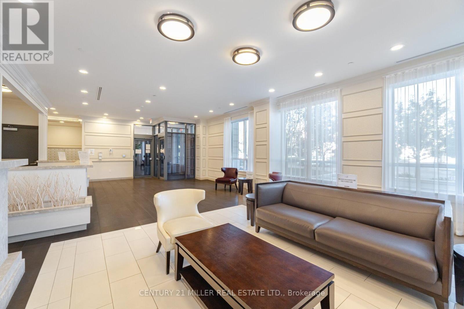 Ph08 - 35 Saranac Boulevard, Toronto (Englemount-Lawrence), Ontario  M6A 2G4 - Photo 4 - C12928566