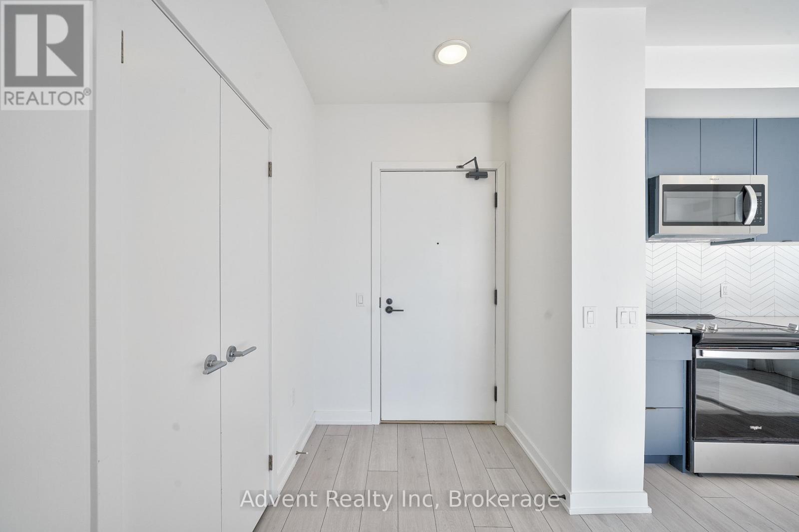 Ph1803 - 1606 Charles Street, Whitby, Ontario  L1N 0P1 - Photo 3 - E12928544