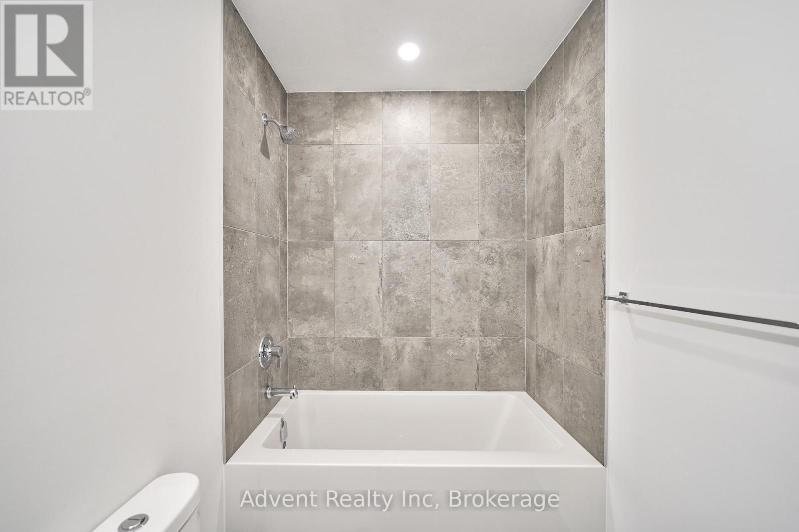 Ph1803 - 1606 Charles Street, Whitby, Ontario  L1N 0P1 - Photo 35 - E12928544