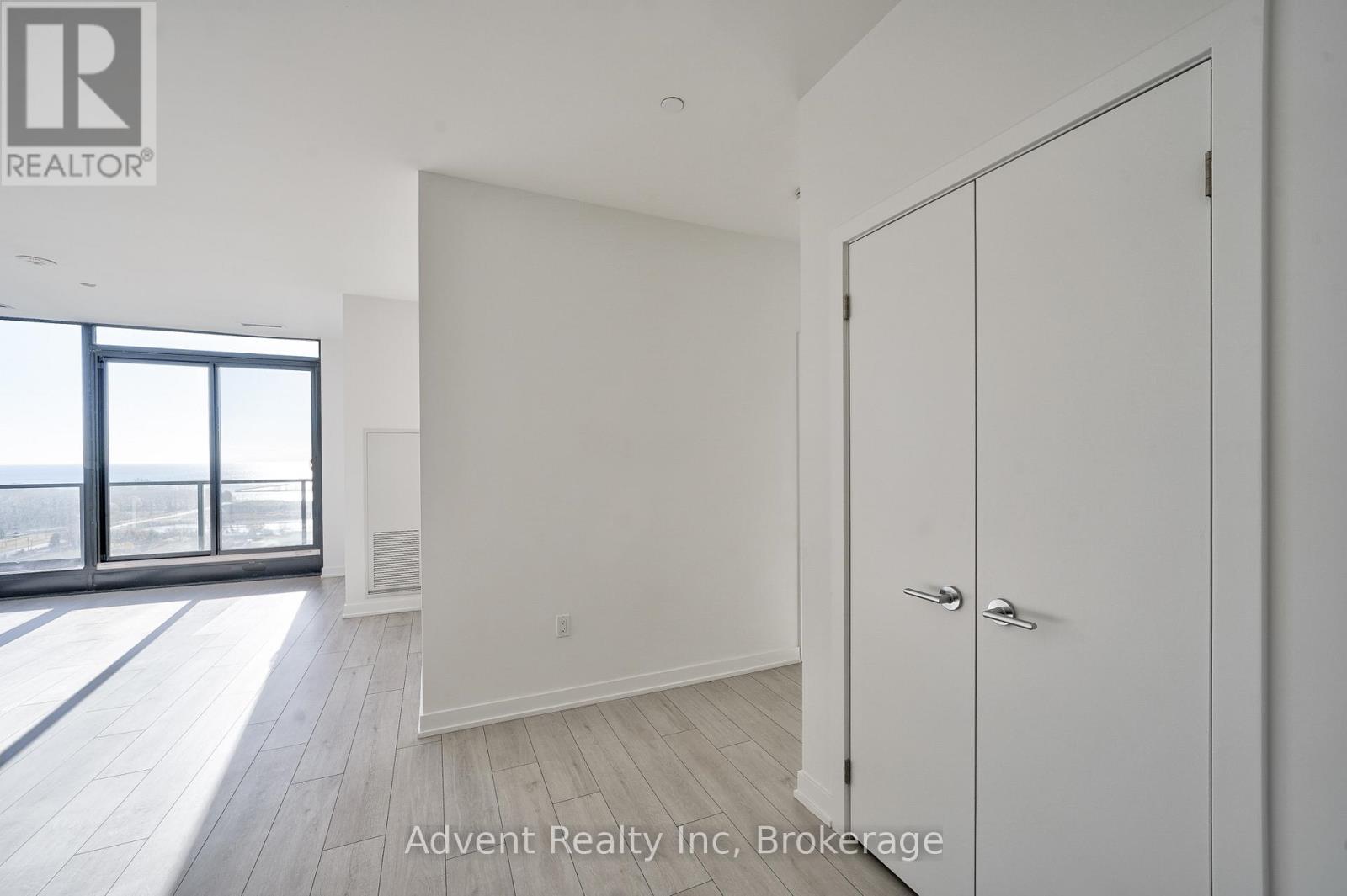 Ph1803 - 1606 Charles Street, Whitby, Ontario  L1N 0P1 - Photo 6 - E12928544