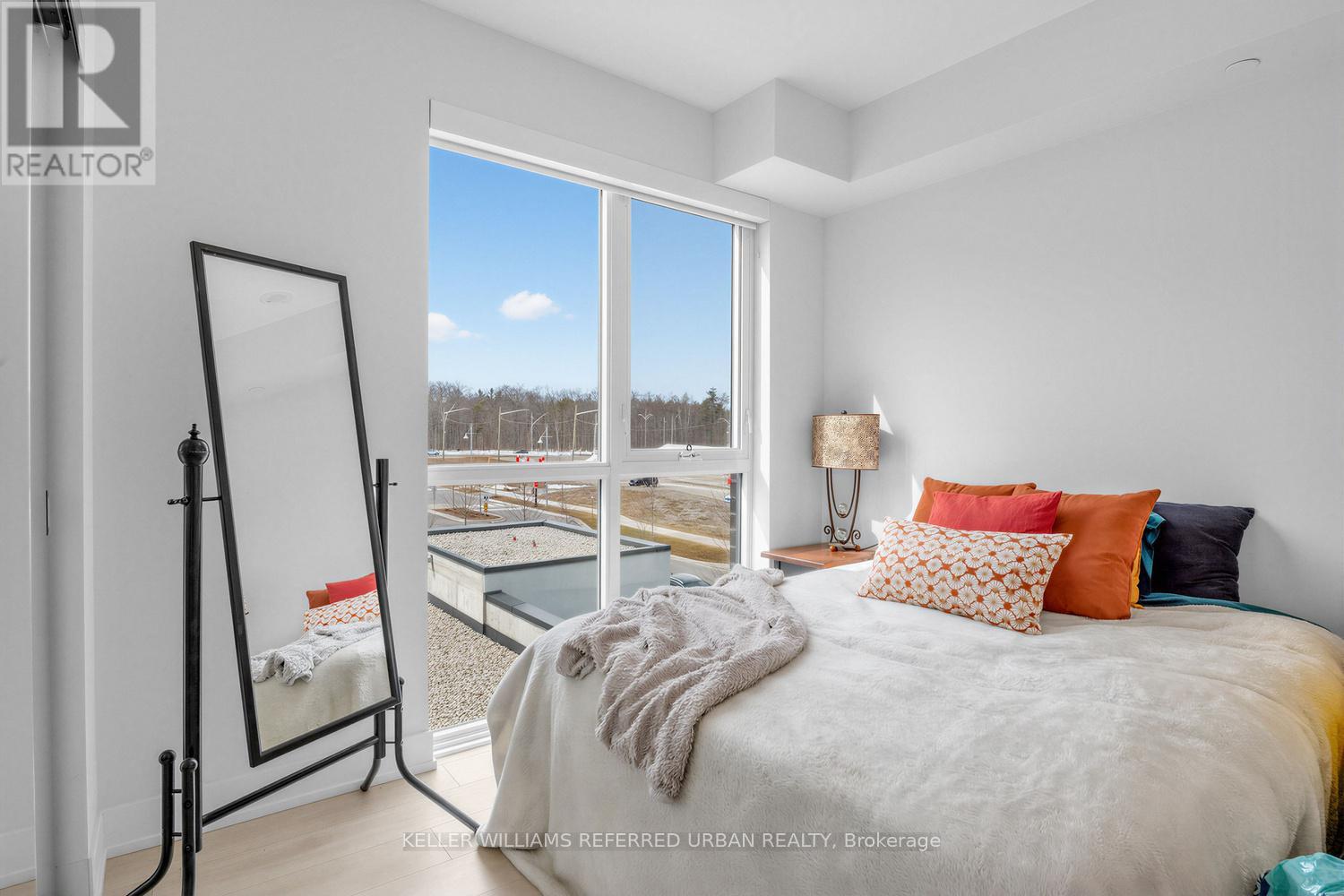 304 - 415 Sea Ray Avenue, Innisfil, Ontario  L9S 0R5 - Photo 6 - N12928380