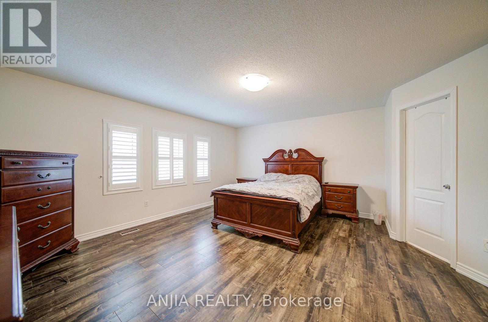 116 Emery Hill Boulevard, Markham, Ontario  L6C 2S6 - Photo 13 - N12928388