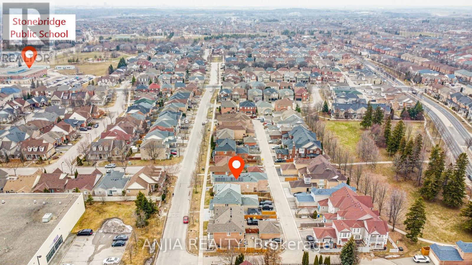 116 Emery Hill Boulevard, Markham, Ontario  L6C 2S6 - Photo 3 - N12928388