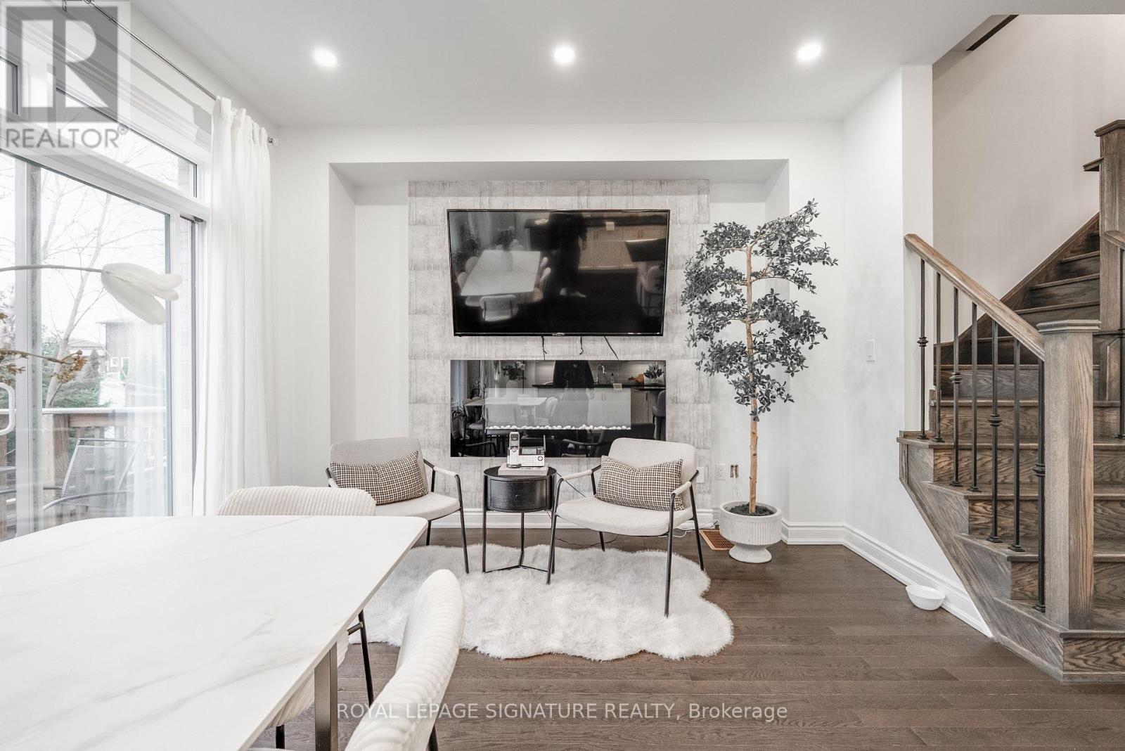 14 Queen Mary Court, Vaughan, Ontario L4L 0H9 - Photo 10 - N12928396