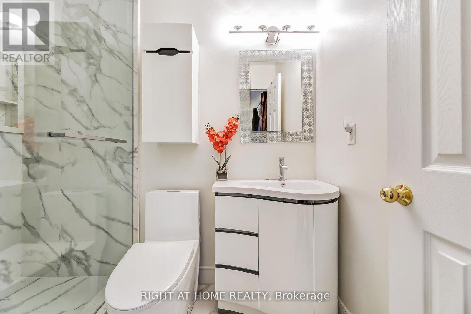 40 - 130 Mosaics Avenue, Aurora, Ontario  L4G 7L5 - Photo 15 - N12928398