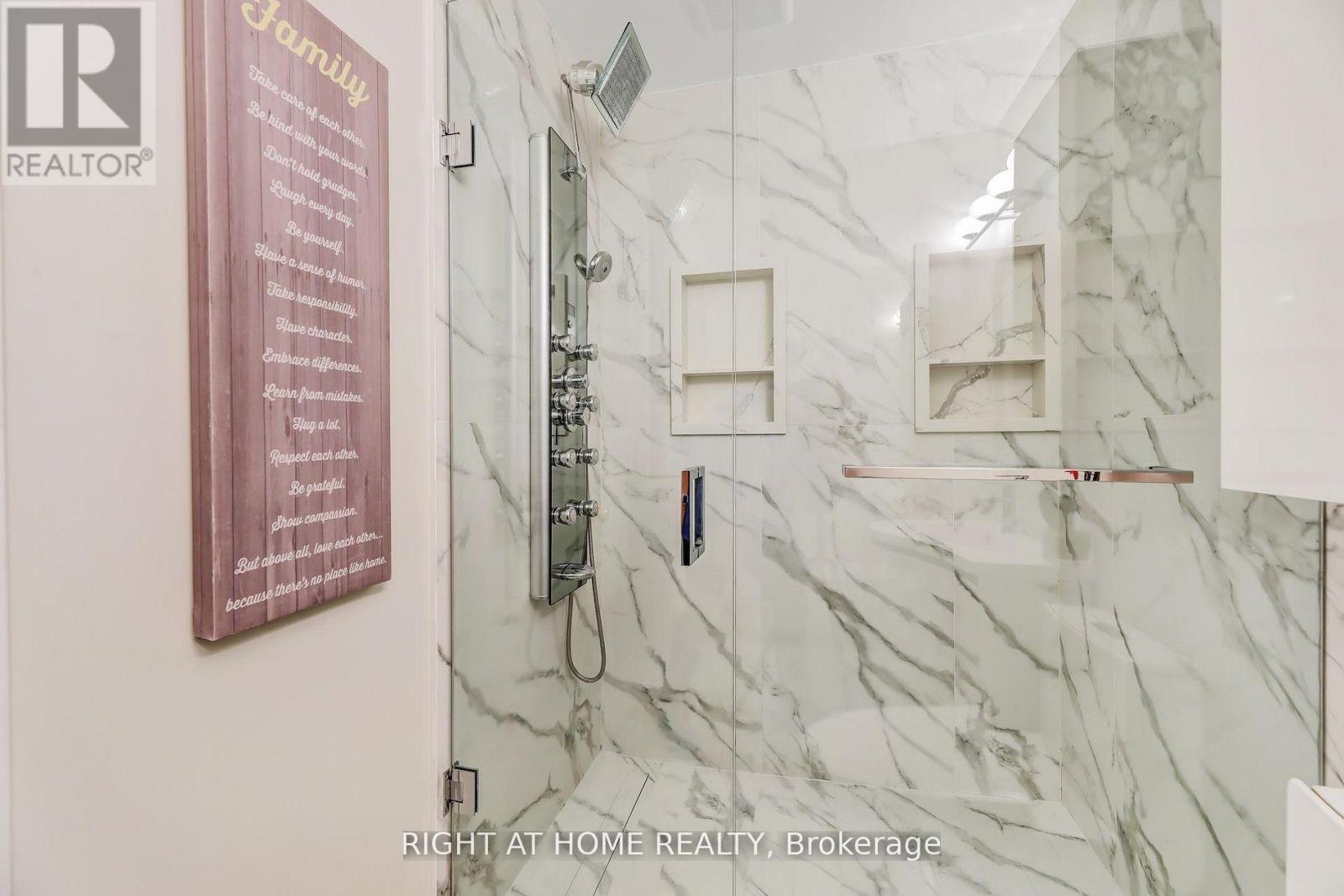 40 - 130 Mosaics Avenue, Aurora, Ontario  L4G 7L5 - Photo 16 - N12928398