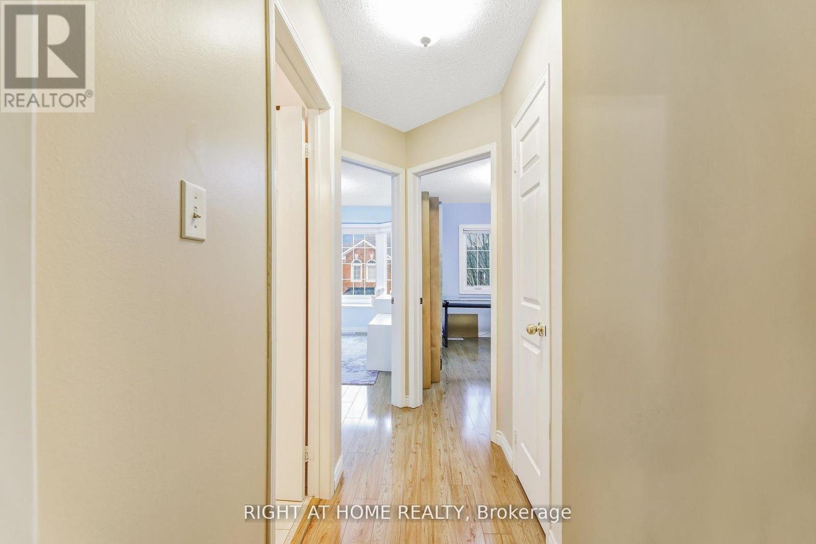 40 - 130 Mosaics Avenue, Aurora, Ontario  L4G 7L5 - Photo 17 - N12928398