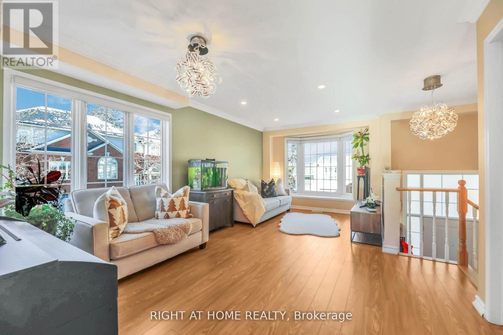 40 - 130 Mosaics Avenue, Aurora, Ontario  L4G 7L5 - Photo 6 - N12928398