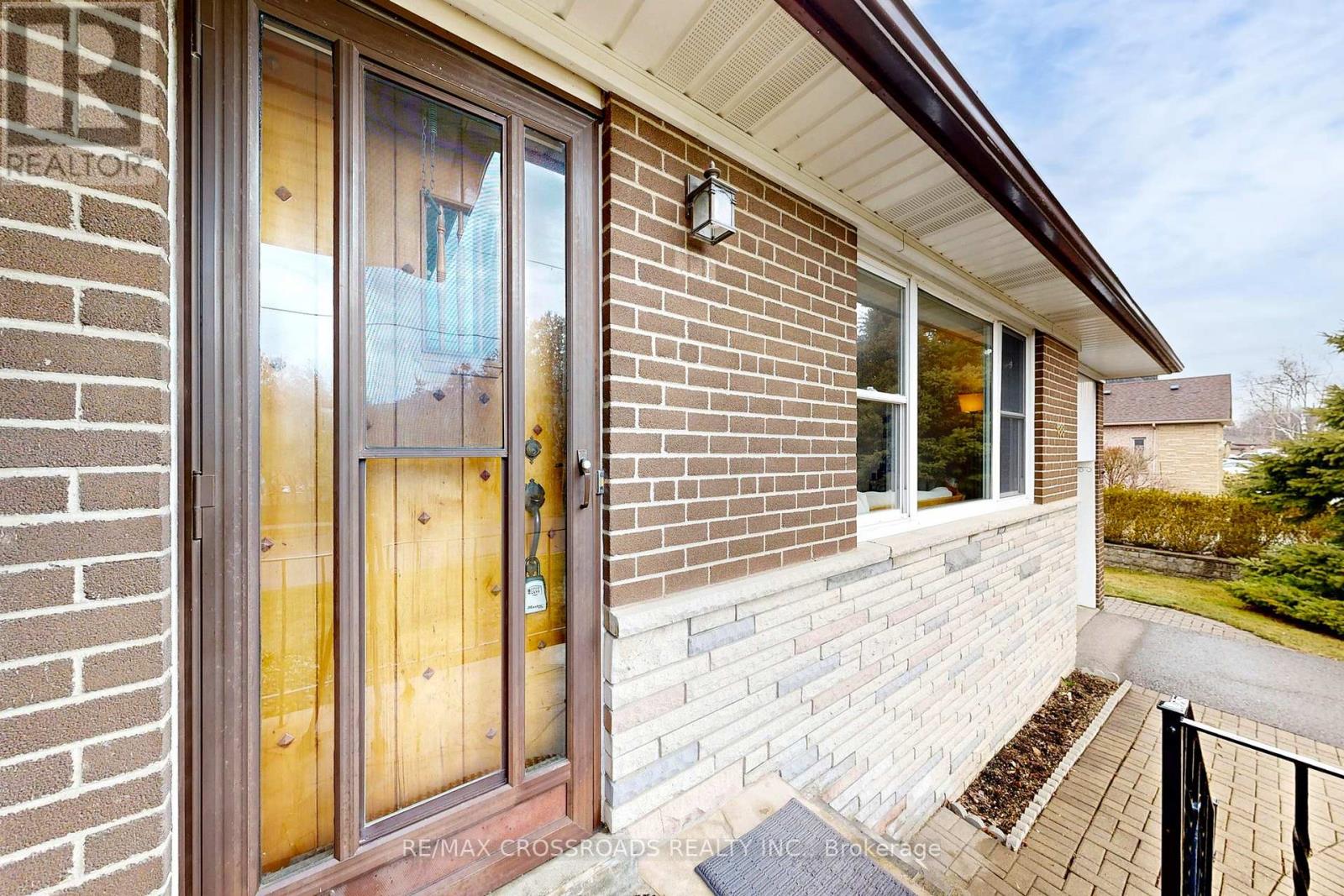 188 Maple Avenue, Richmond Hill, Ontario  L4C 2J1 - Photo 2 - N12928464