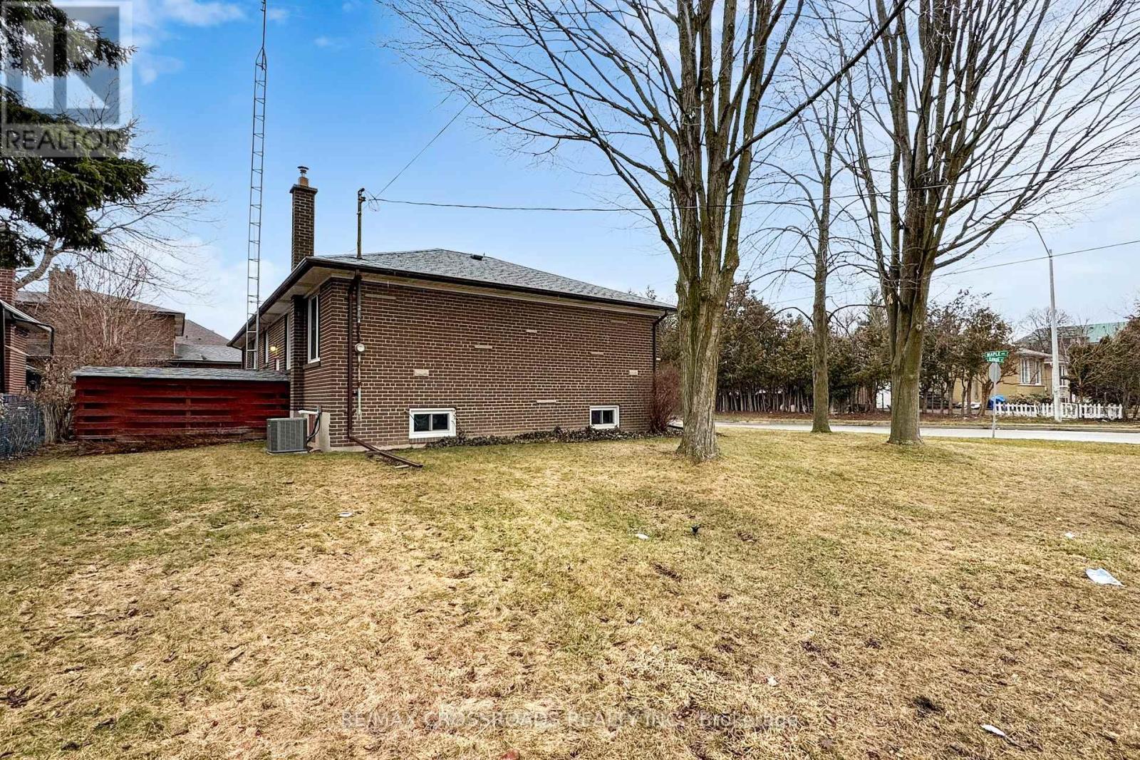 188 Maple Avenue, Richmond Hill, Ontario  L4C 2J1 - Photo 20 - N12928464