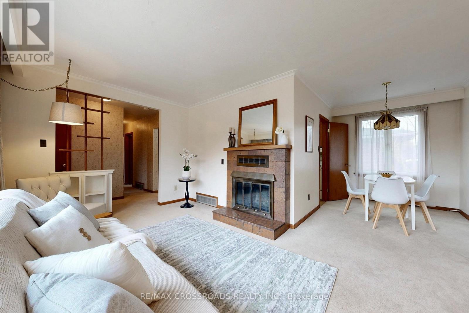 188 Maple Avenue, Richmond Hill, Ontario  L4C 2J1 - Photo 5 - N12928464