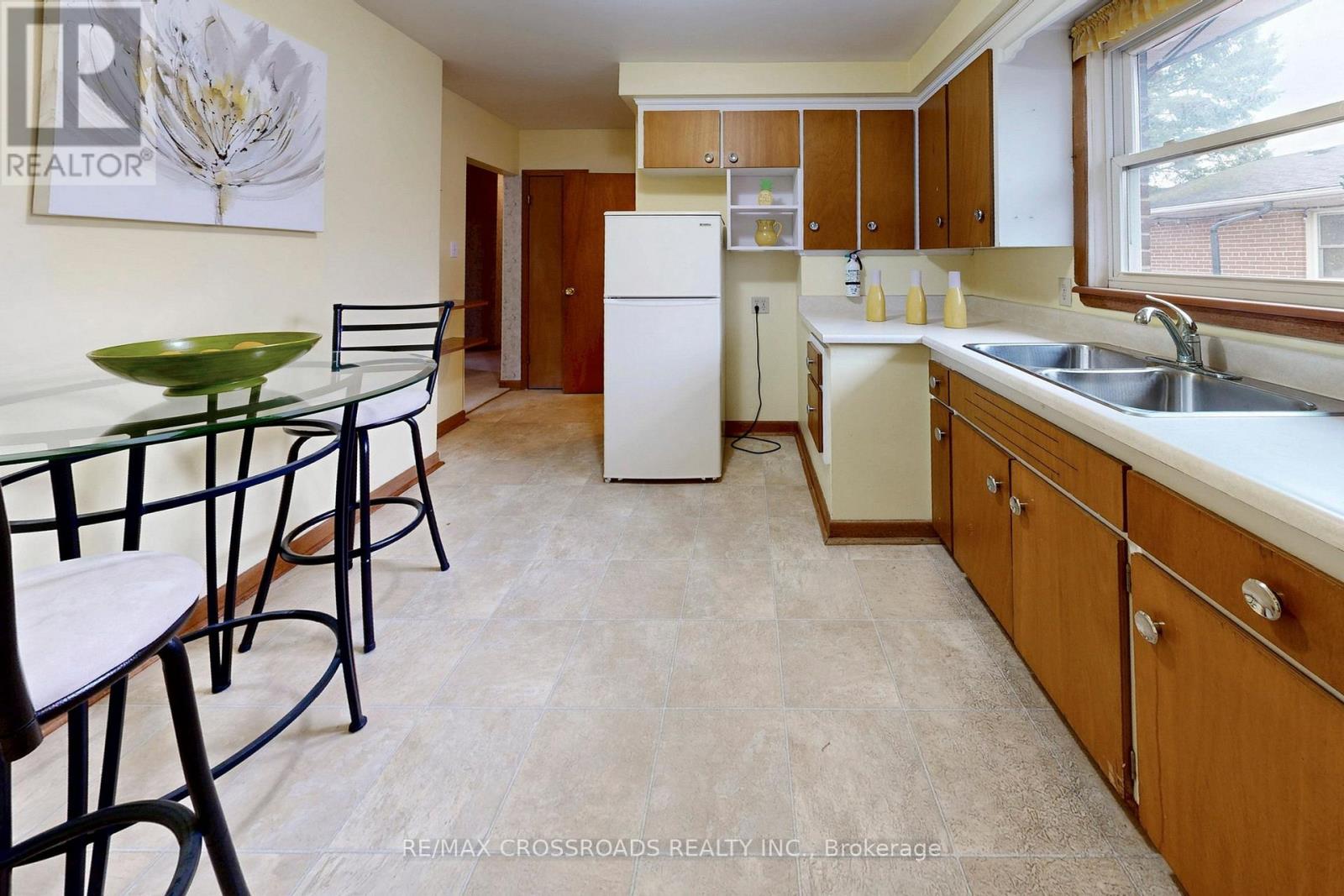 188 Maple Avenue, Richmond Hill, Ontario  L4C 2J1 - Photo 7 - N12928464