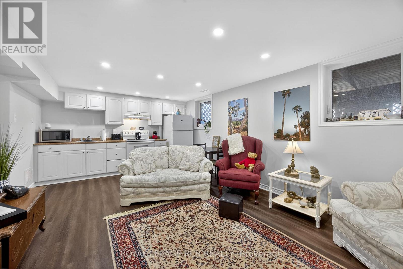 30 Longview Drive, Bradford West Gwillimbury, Ontario  L3Z 2H2 - Photo 17 - N12928522