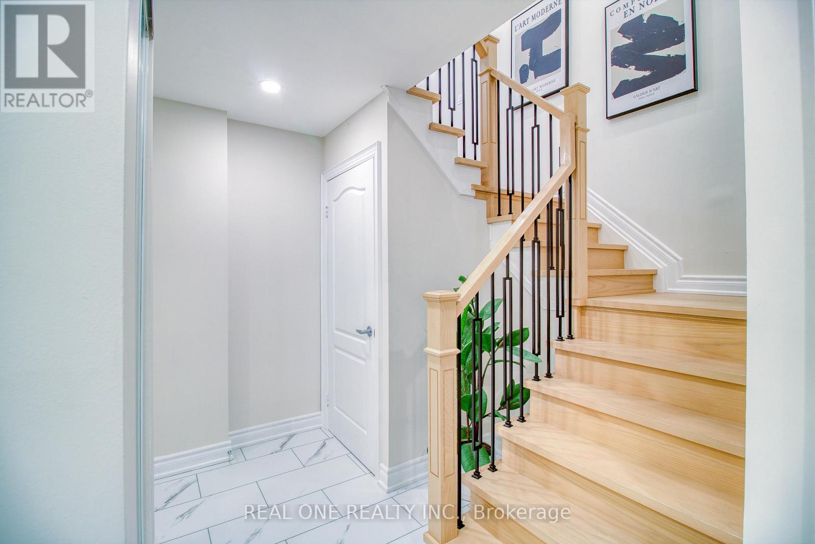 32 Charlton Avenue, Vaughan, Ontario  L4J 6W3 - Photo 10 - N12928536