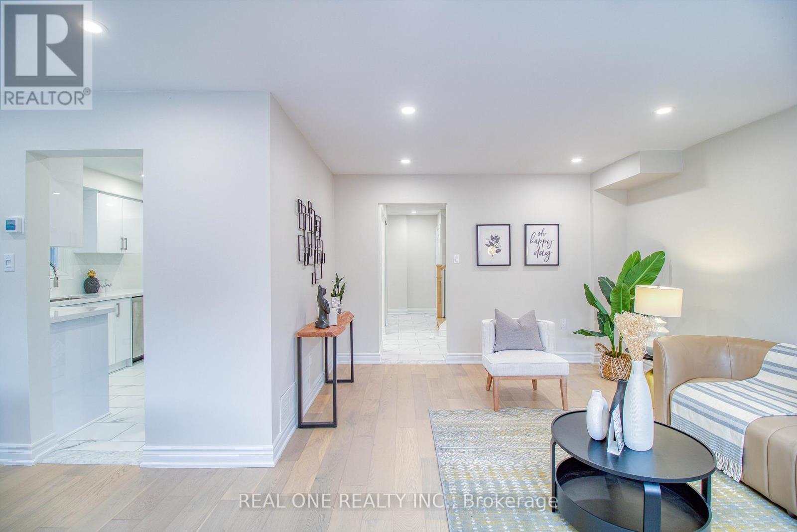 32 Charlton Avenue, Vaughan, Ontario  L4J 6W3 - Photo 15 - N12928536