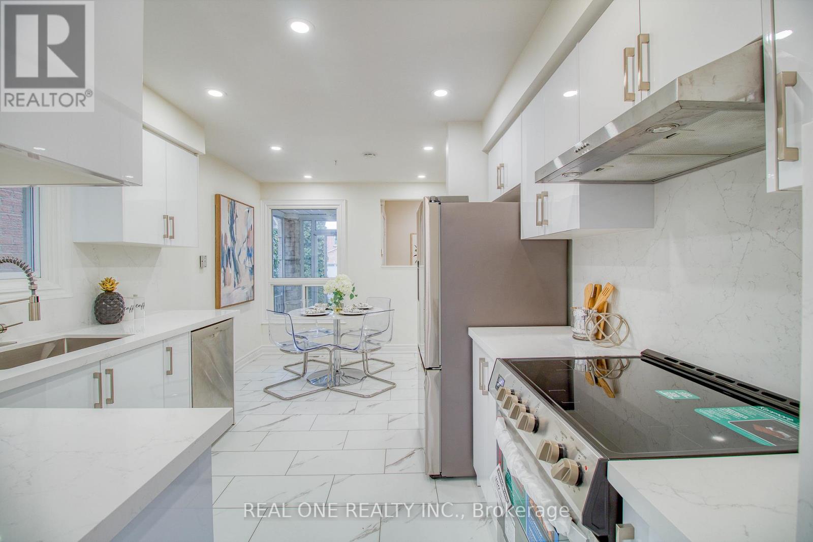 32 Charlton Avenue, Vaughan, Ontario  L4J 6W3 - Photo 18 - N12928536