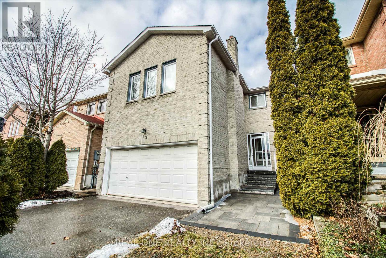32 Charlton Avenue, Vaughan, Ontario  L4J 6W3 - Photo 2 - N12928536