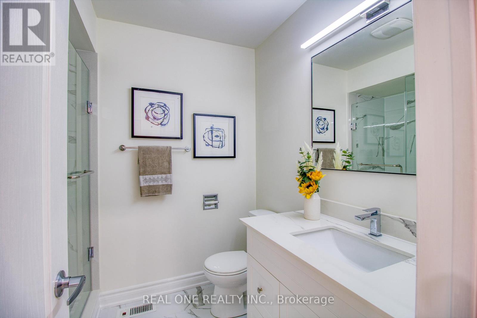 32 Charlton Avenue, Vaughan, Ontario  L4J 6W3 - Photo 39 - N12928536