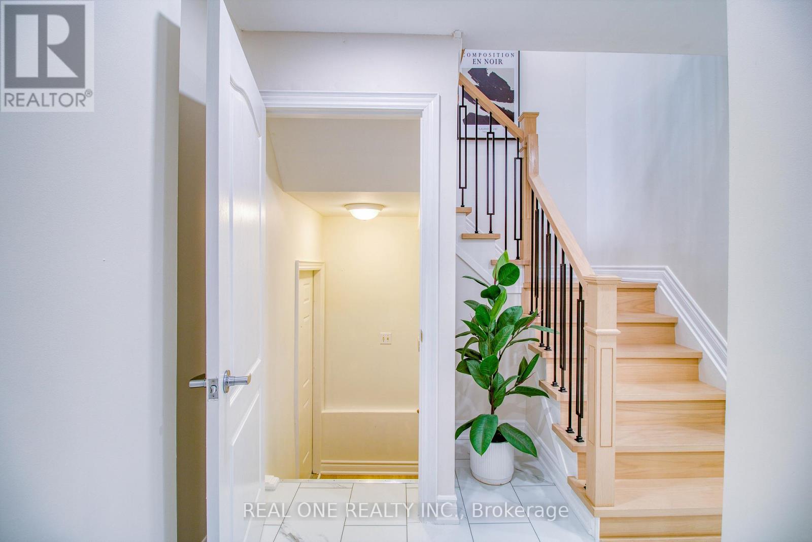 32 Charlton Avenue, Vaughan, Ontario  L4J 6W3 - Photo 8 - N12928536