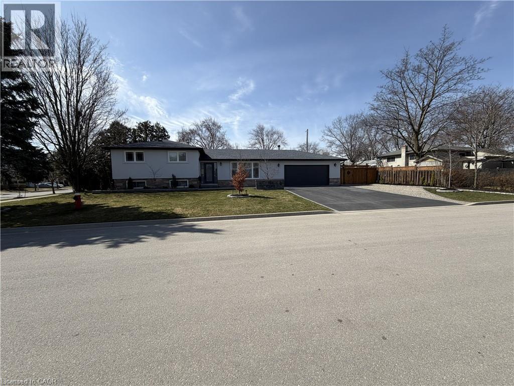 626 CAPE Avenue, Burlington, Ontario