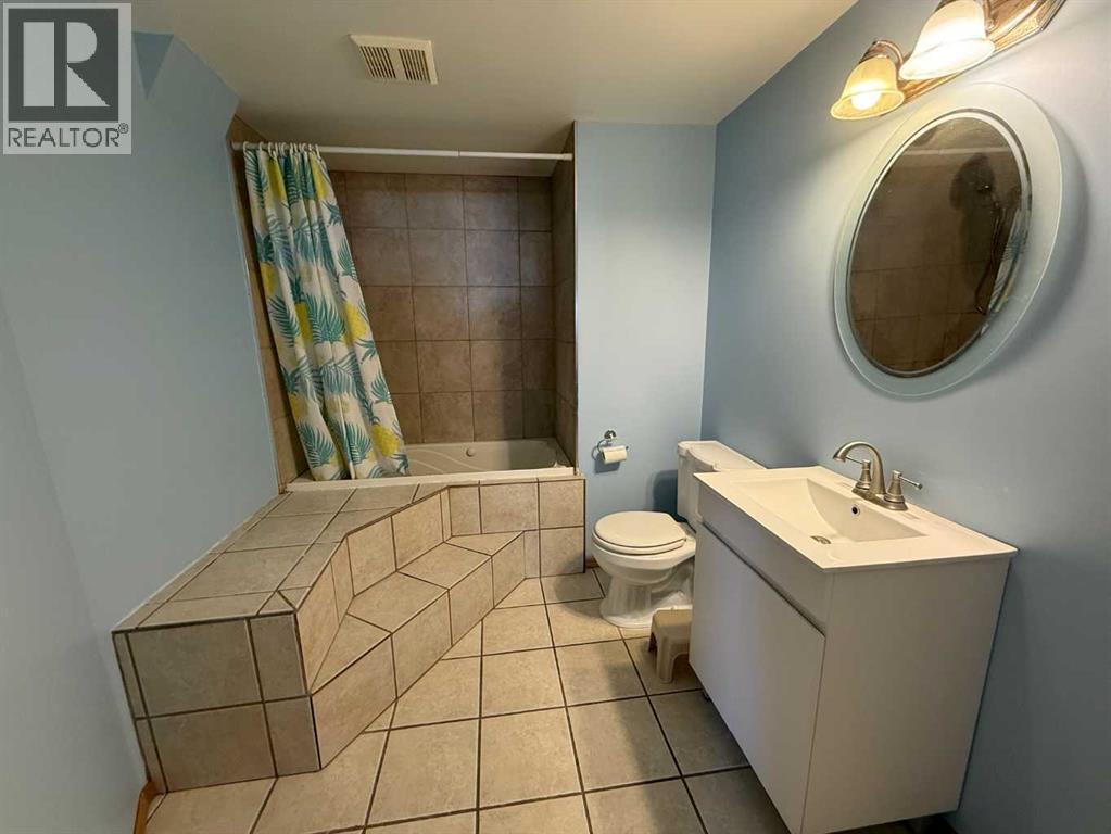 5905 61 Ave, Ponoka, Alberta  T4J 1T8 - Photo 20 - A2293879