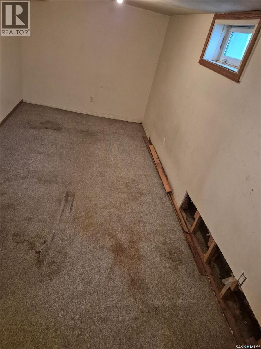 818 K Avenue N, Saskatoon, Saskatchewan  S7L 2N1 - Photo 10 - SK031176