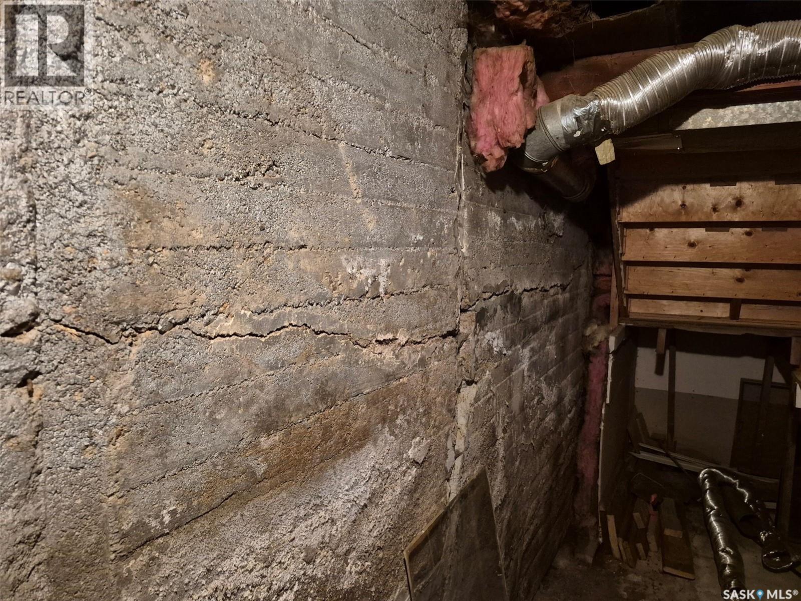 818 K Avenue N, Saskatoon, Saskatchewan  S7L 2N1 - Photo 6 - SK031176