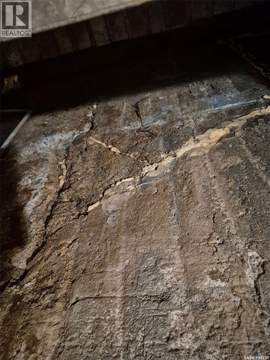 818 K Avenue N, Saskatoon, Saskatchewan  S7L 2N1 - Photo 9 - SK031176