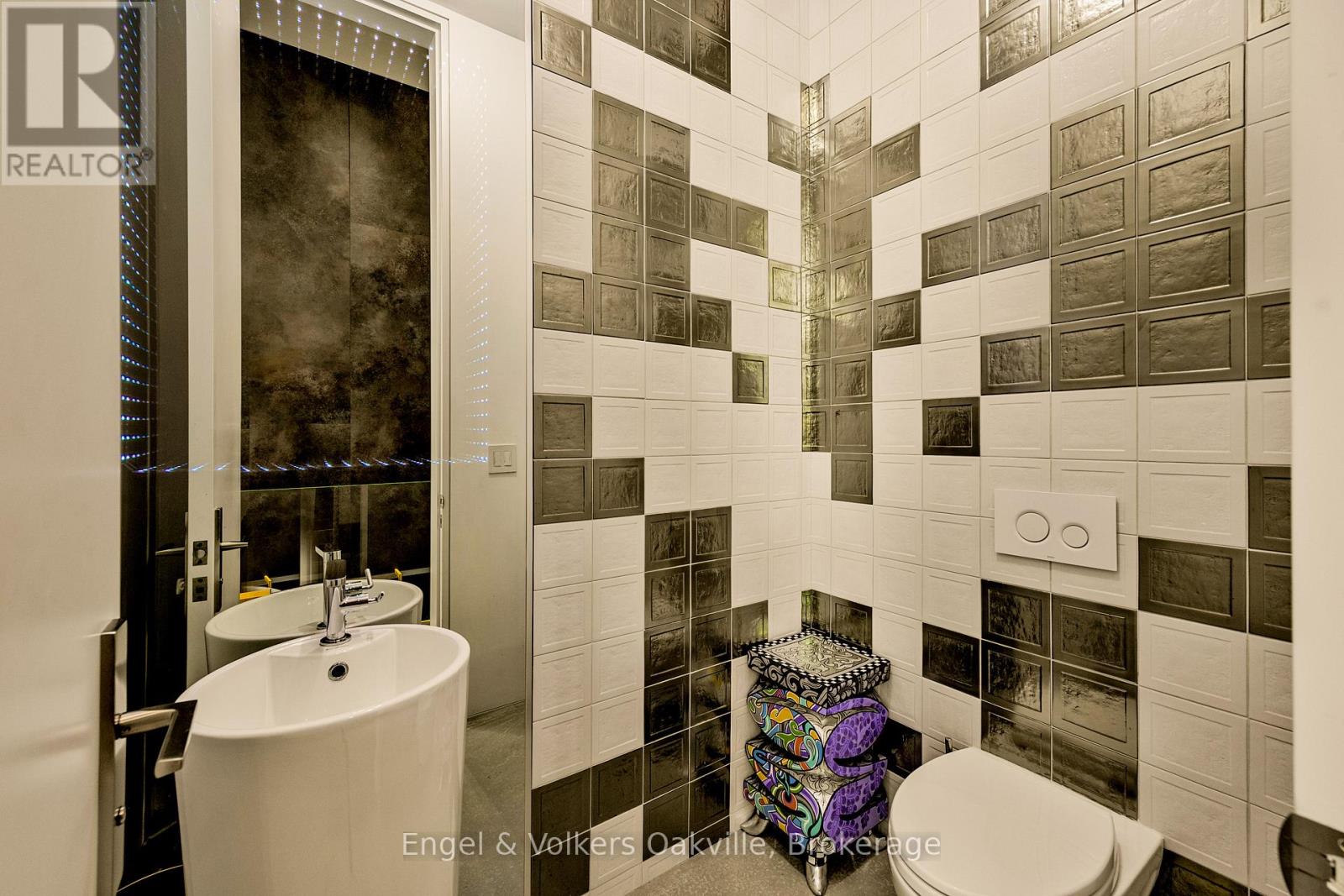 1516 Duncan Road, Oakville, Ontario  L6J 2R3 - Photo 19 - W12891234