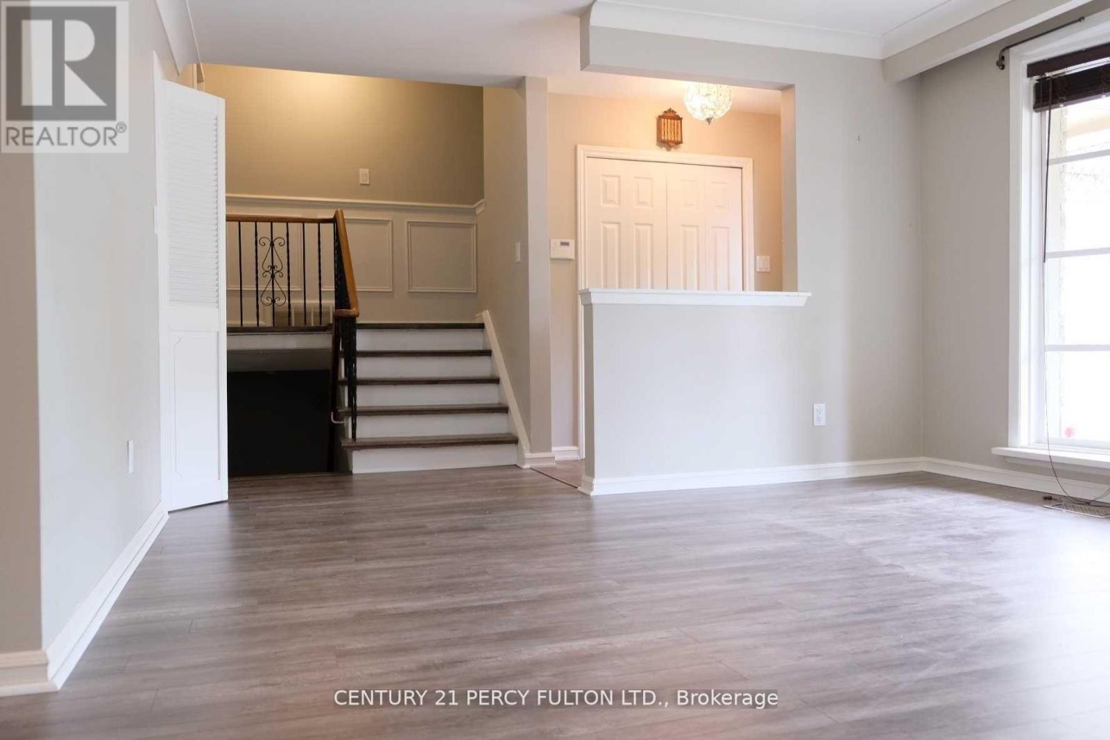 360 STANFIELD DRIVE, Oakville, Ontario