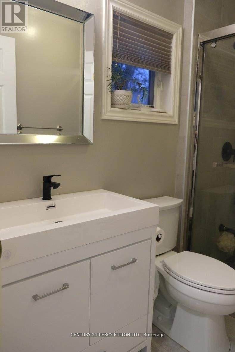 360 Stanfield Drive, Oakville, Ontario  L6L 3P6 - Photo 6 - W12928254