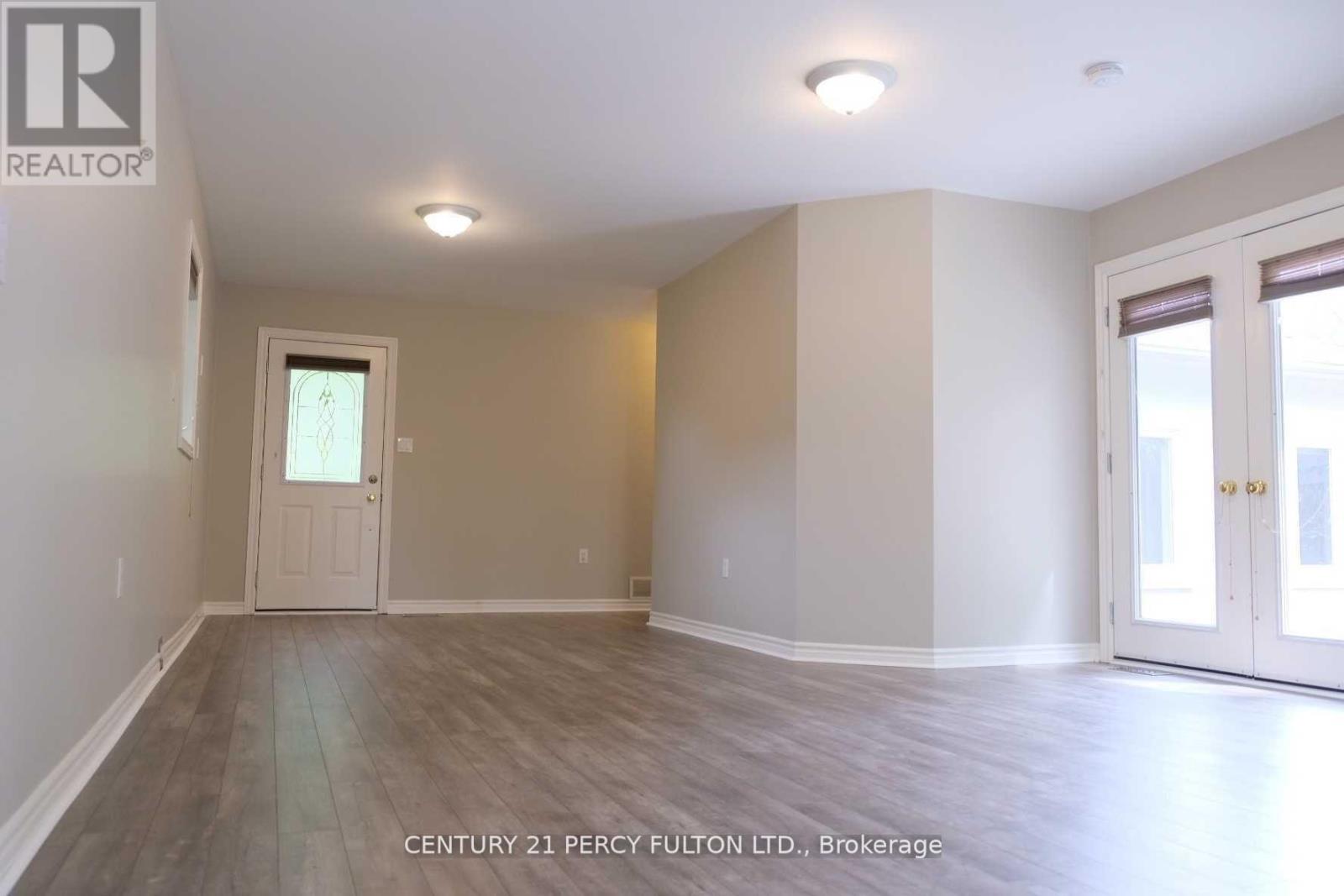 360 Stanfield Drive, Oakville, Ontario  L6L 3P6 - Photo 8 - W12928254