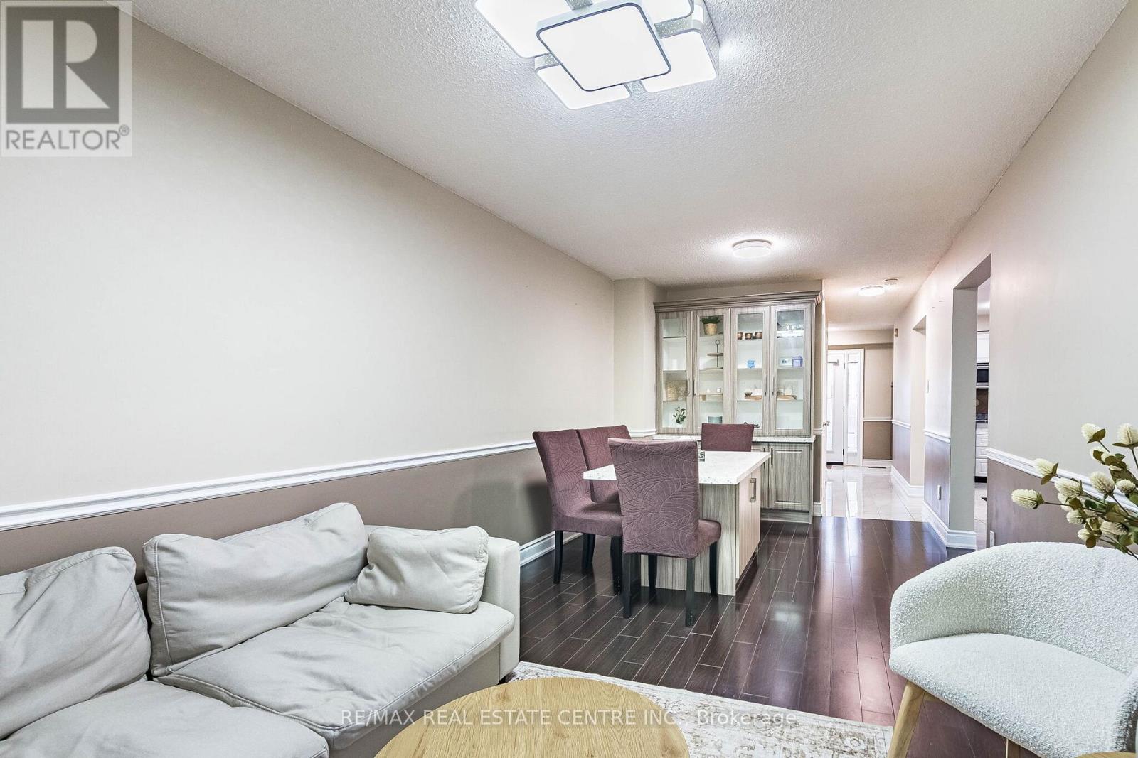 102 Timberlane Drive, Brampton (Fletcher's Creek South), Ontario  L6Y 4V7 - Photo 11 - W12928270