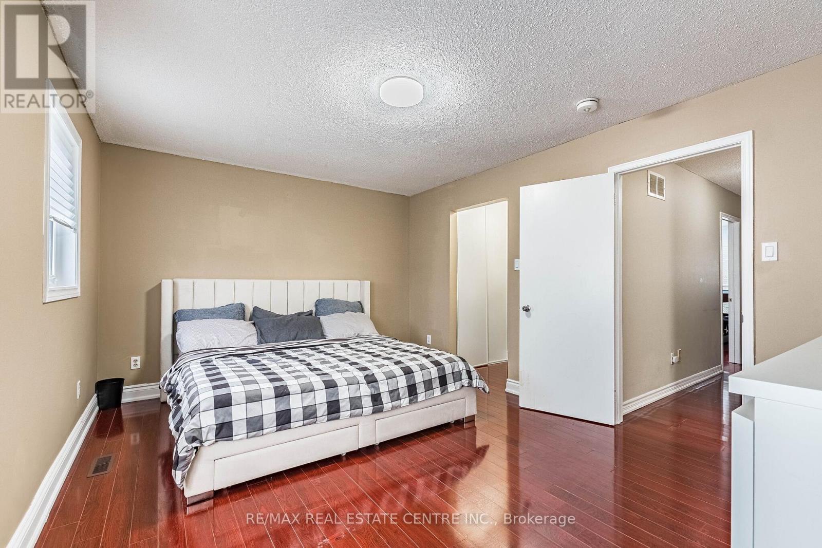 102 Timberlane Drive, Brampton (Fletcher's Creek South), Ontario  L6Y 4V7 - Photo 19 - W12928270