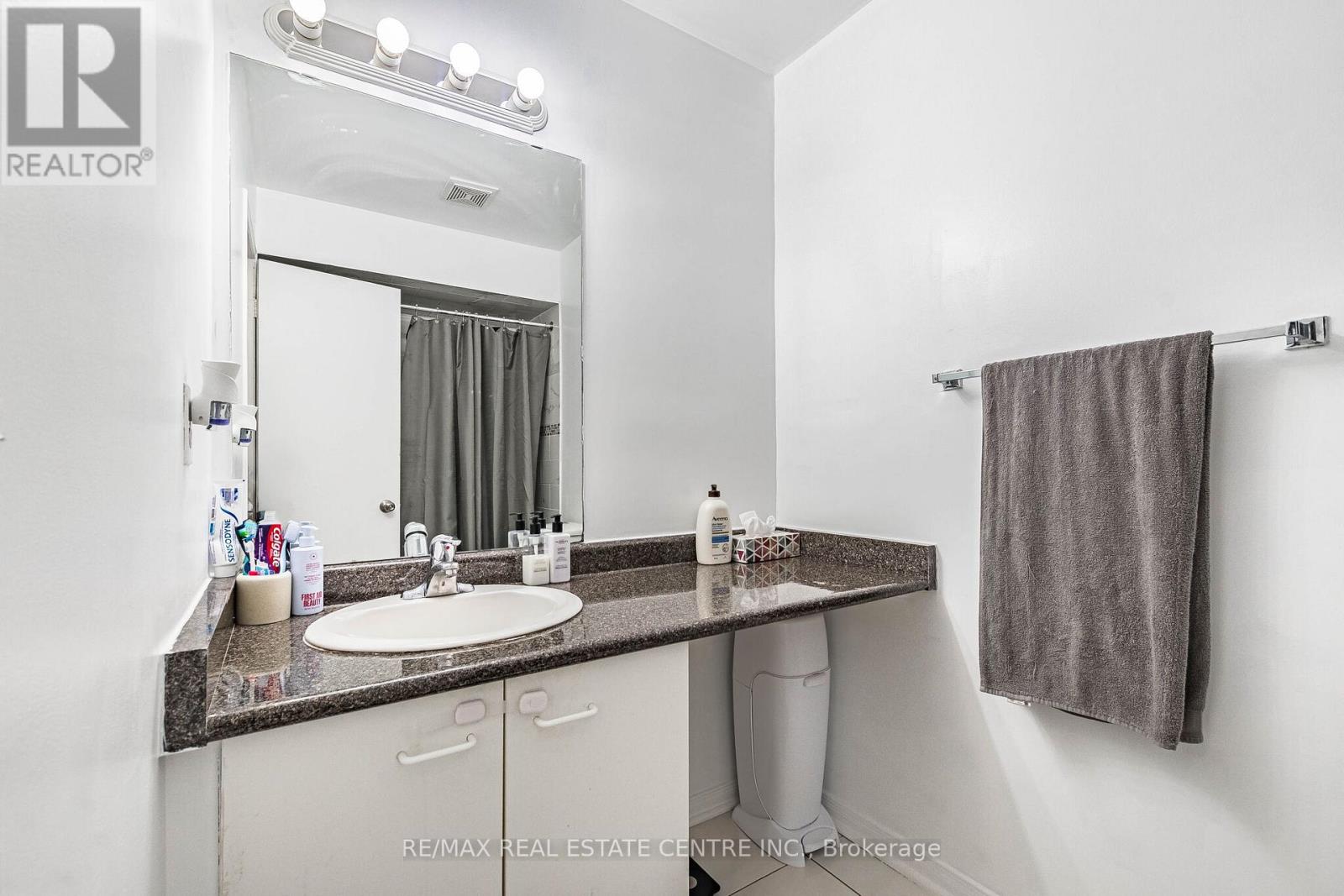 102 Timberlane Drive, Brampton (Fletcher's Creek South), Ontario  L6Y 4V7 - Photo 23 - W12928270