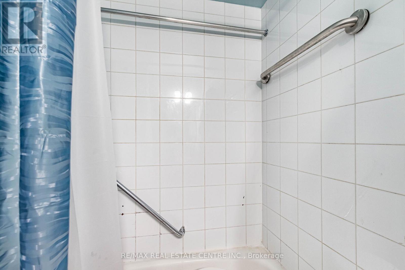 102 Timberlane Drive, Brampton (Fletcher's Creek South), Ontario  L6Y 4V7 - Photo 27 - W12928270