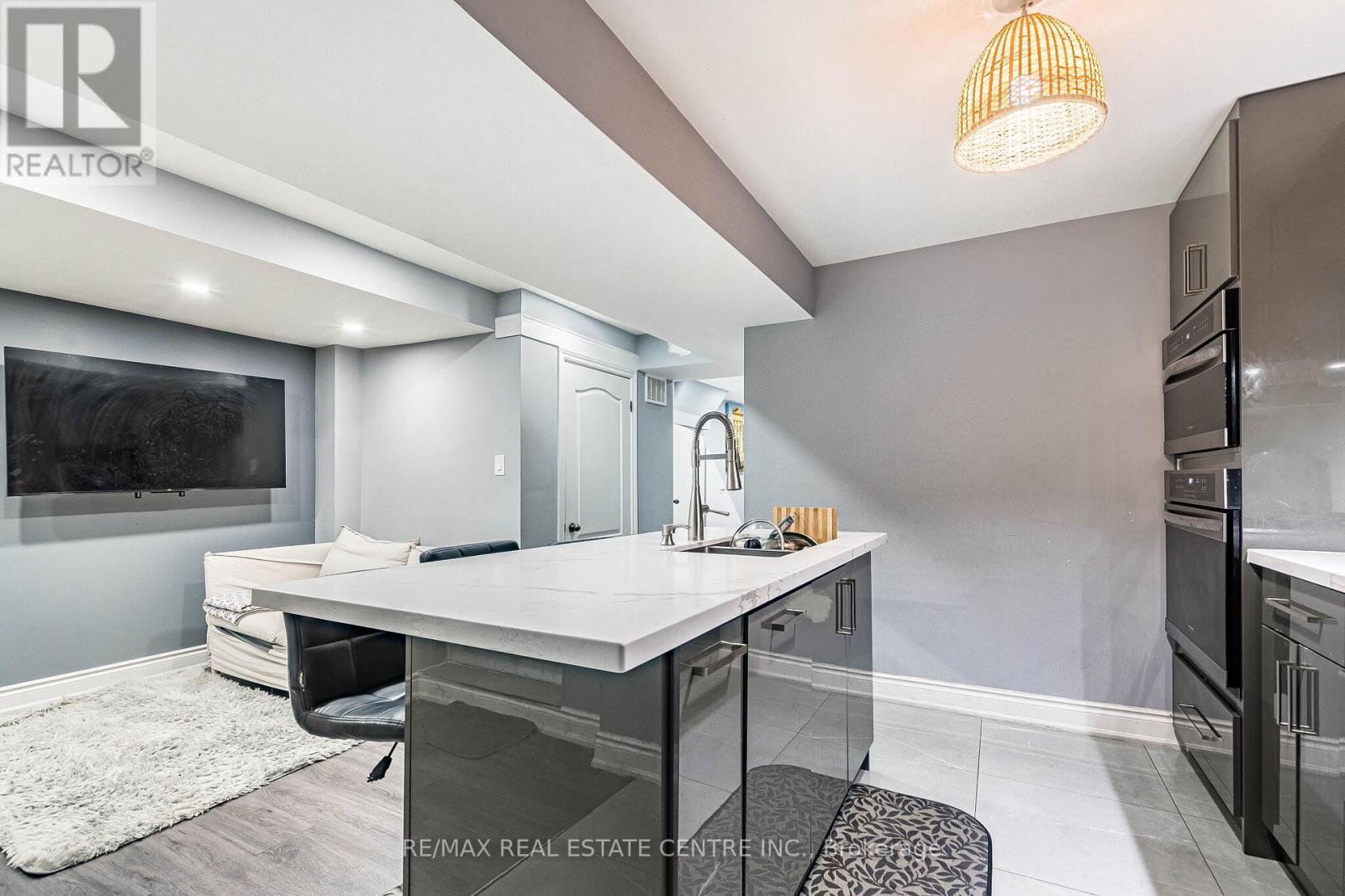 102 Timberlane Drive, Brampton (Fletcher's Creek South), Ontario  L6Y 4V7 - Photo 37 - W12928270