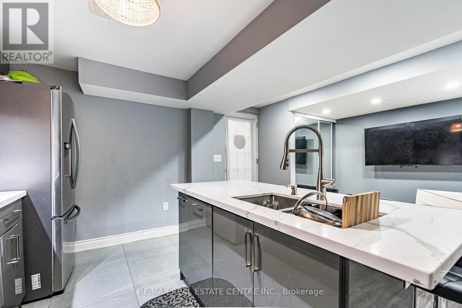 102 Timberlane Drive, Brampton (Fletcher's Creek South), Ontario  L6Y 4V7 - Photo 38 - W12928270