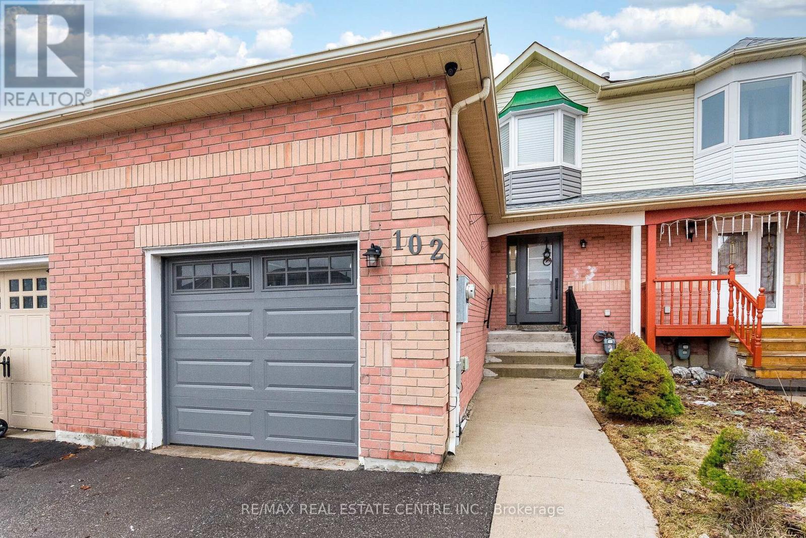 102 Timberlane Drive, Brampton (Fletcher's Creek South), Ontario  L6Y 4V7 - Photo 4 - W12928270