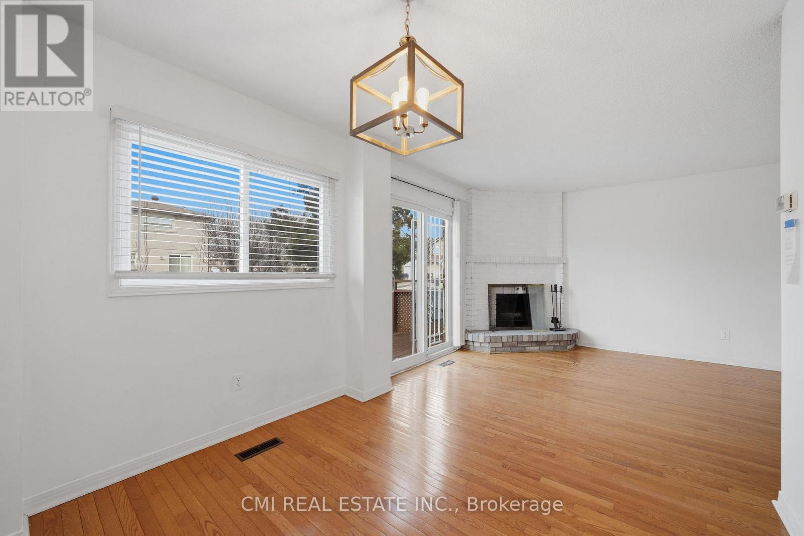 40 Glen Hollow Avenue, Toronto, Ontario  M9W 6C6 - Photo 13 - W12928308