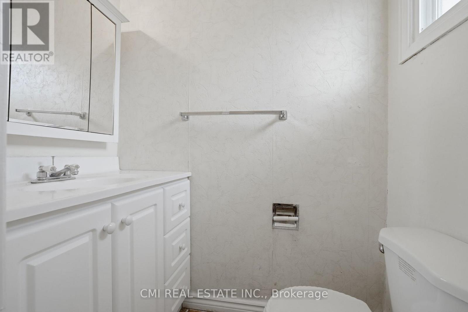 40 Glen Hollow Avenue, Toronto, Ontario  M9W 6C6 - Photo 26 - W12928308